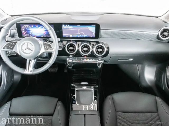 Mercedes-Benz A 200 Hatchback Progressive