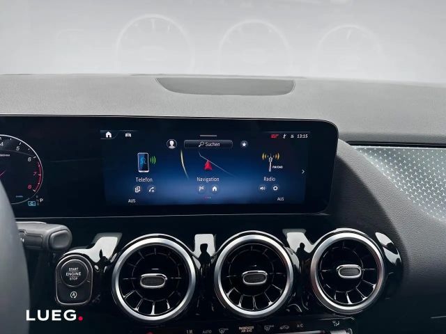 Mercedes-Benz B 200 Progressive Sedan