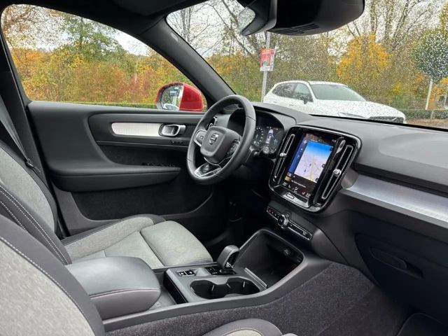 Volvo XC40 Core Recharge