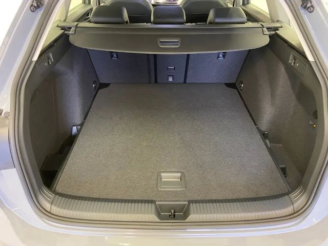 Volkswagen Golf Life Variant