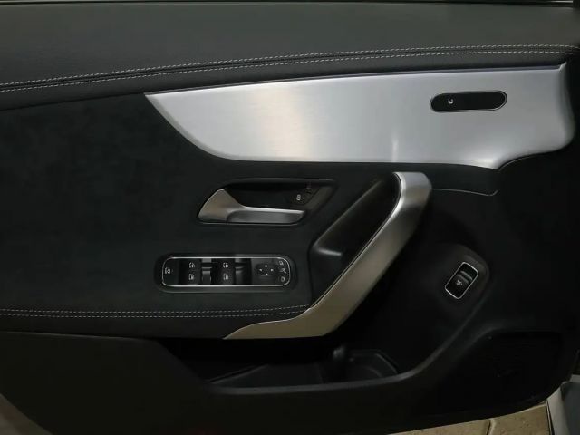 Mercedes-Benz CLA 180 AMG Line Coupé