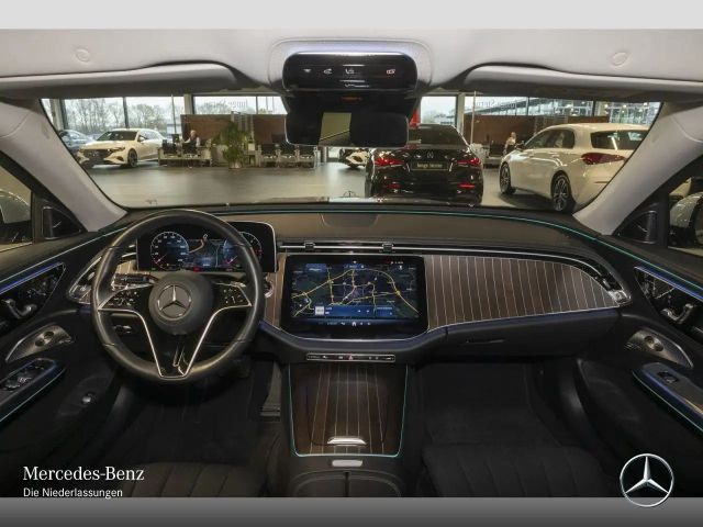 Mercedes-Benz E 220 E 220 d Sedan