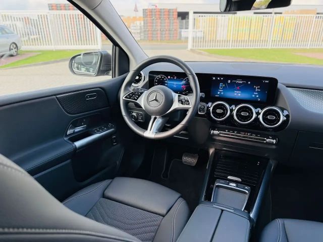 Mercedes-Benz B 200 Progressive Sedan