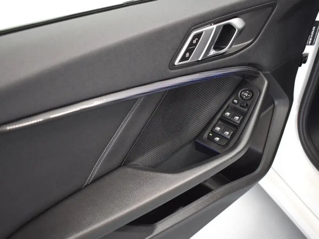 BMW 118 118i Sedan Sport Line