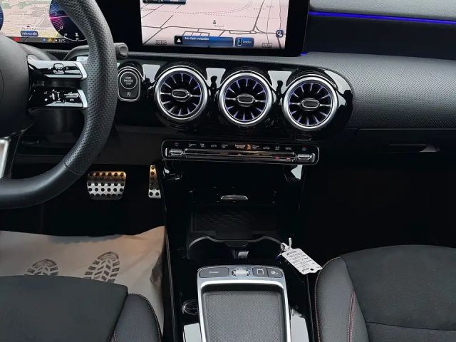 Mercedes-Benz A 200 A 200 d AMG Line