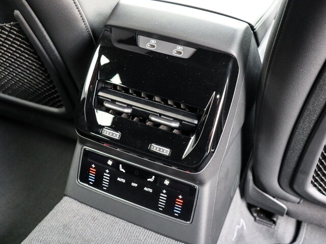 Audi A6 Avant Quattro S-Tronic