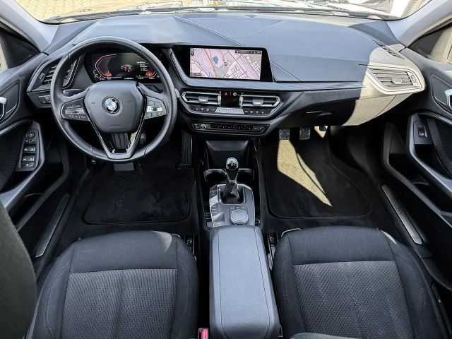 BMW 118 118i Sedan