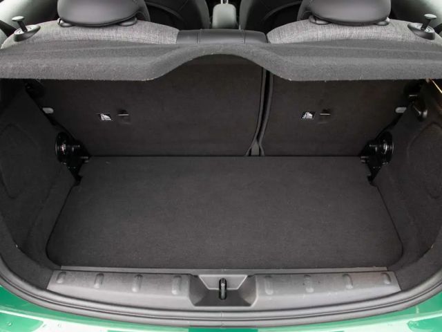 MINI Cooper Classic Trim Autom. Navi LED PDC Tempomat