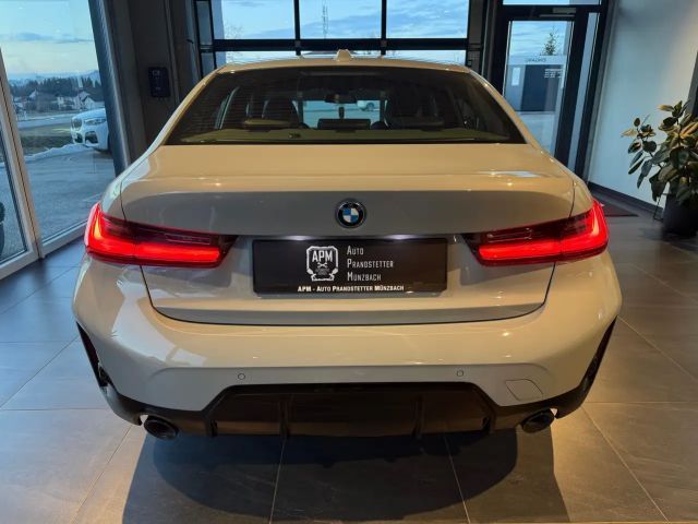 BMW 320 320e M-Sport Sedan