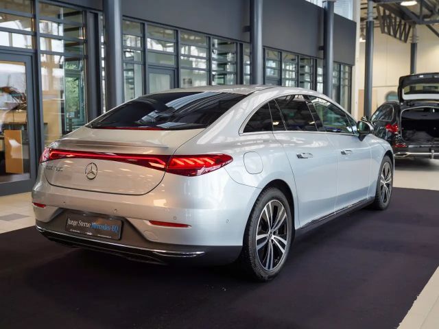 Mercedes-Benz EQE 300 Electric Art Sedan