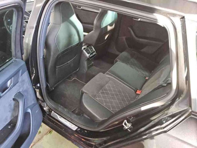 Skoda Superb 2.0 TDI Combi Sportline