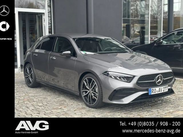 Mercedes-Benz A 180 A 180 Special Edition AHK LED Distr Night RF-Kam