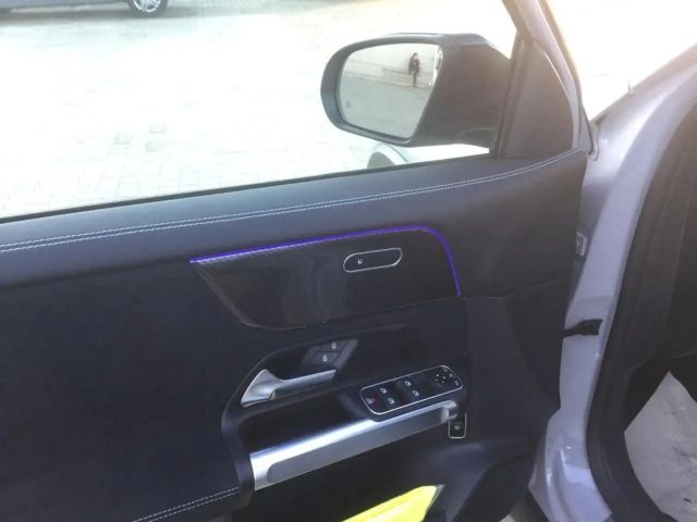 Mercedes-Benz GLB 200 4MATIC AMG Line GLB 200 d