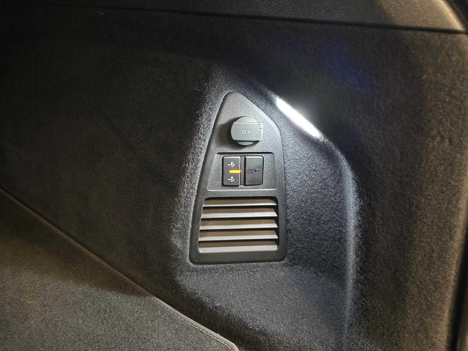 Volkswagen Touareg 4Motion R-Line Style