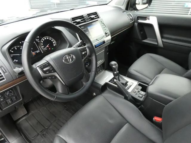 Toyota Land Cruiser 2.8 "Executive" #4WD #AHK #LEDER #JBL #SHZ