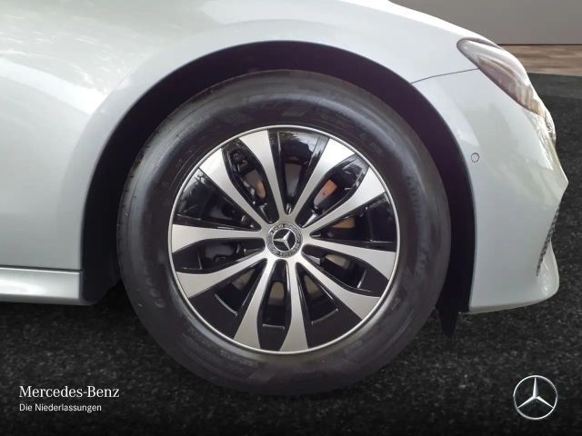 Mercedes-Benz E 200 AVANTGARDE Estate