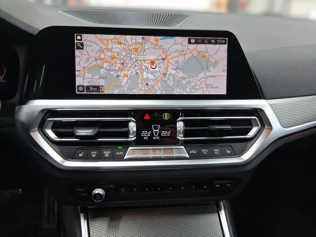 BMW 320 320i M-Sport Sedan xDrive