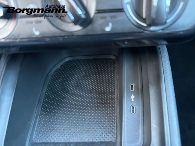 Skoda Scala Essence AHK Digitales Cockpit LED Sperrdiff. Apple