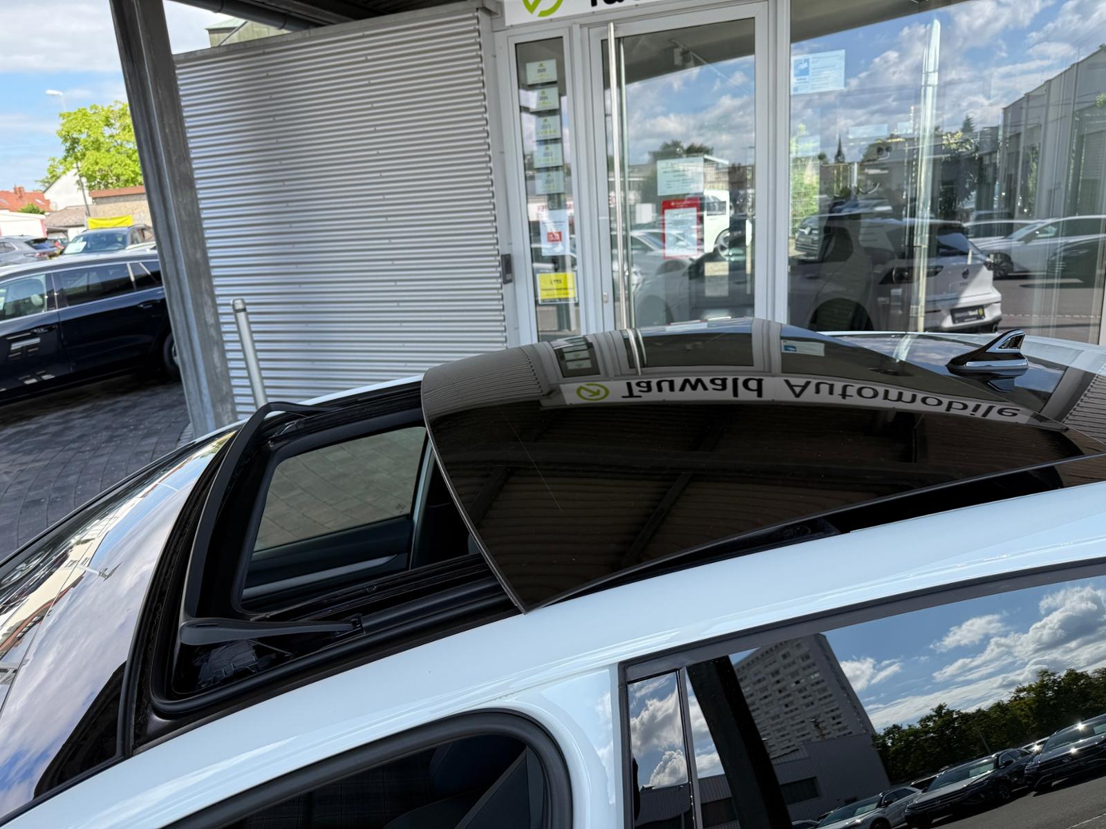 Volkswagen Golf DSG GTI Golf VIII IQ.Drive Style