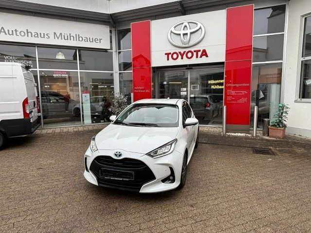 Toyota Yaris Hatchback Hybride Team D