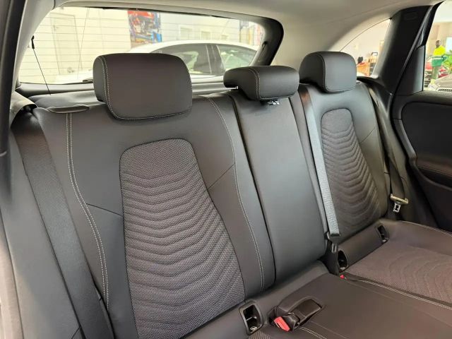 Mercedes-Benz B 220 4MATIC Progressive Sedan