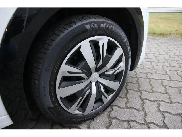 Peugeot E-208 Active Pack