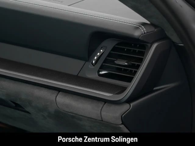 Porsche 992 Carrera Coupé GTS