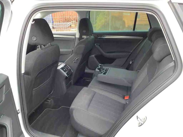 Skoda Superb 2.0 TDI Combi Style Style