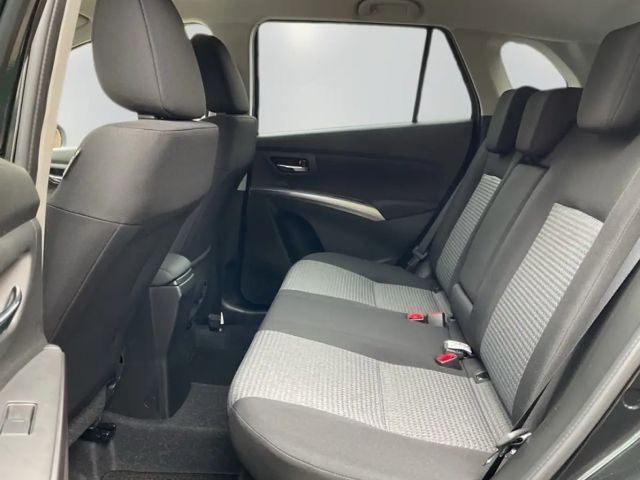 Suzuki S-Cross Hybrid