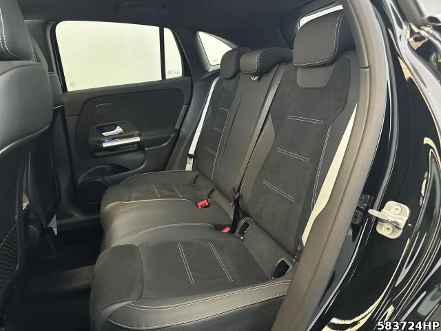 Mercedes-Benz GLA 200 AMG Line