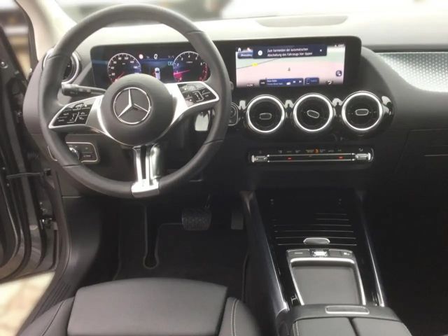 Mercedes-Benz B 180 Progressive