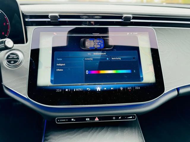 Mercedes-Benz E 220 AMG Line E 220 d Sedan