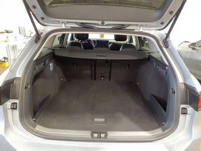 Volkswagen Passat 1.5 eTSI Business DSG Variant