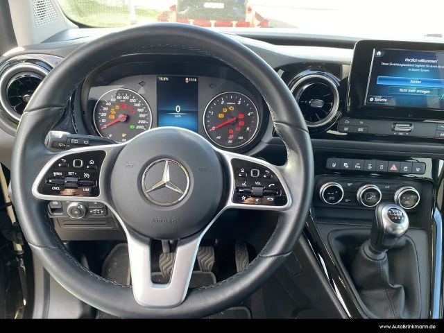 Mercedes-Benz T 180 T 180 d STYLE; Kamera MBUX,Navigation,SHZ