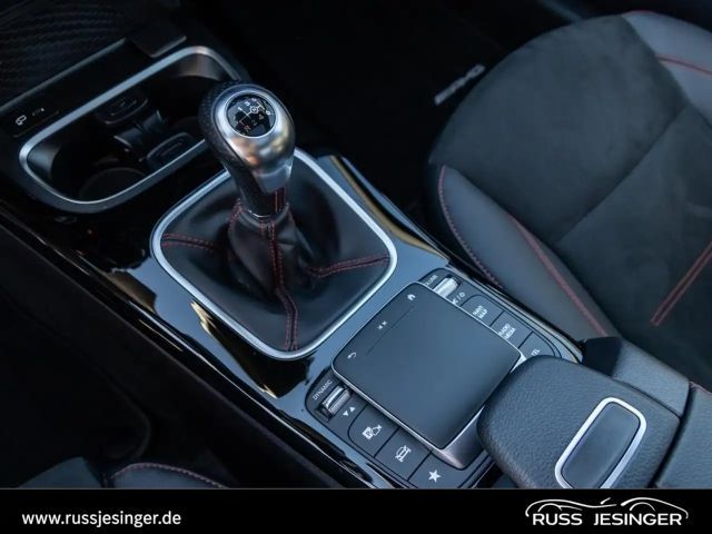 Mercedes-Benz CLA 200 AMG Line Coupé