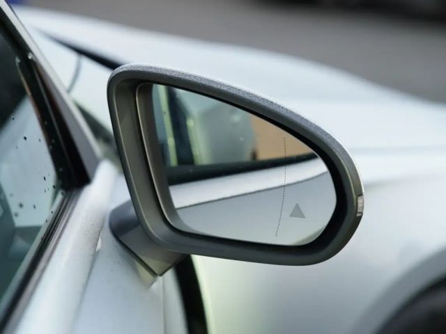 Mercedes-Benz A 180 Hatchback Progressive