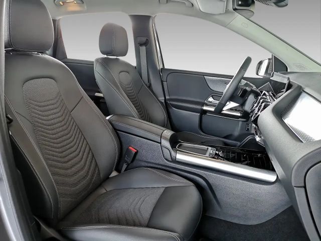 Mercedes-Benz B 180 Progressive Sedan