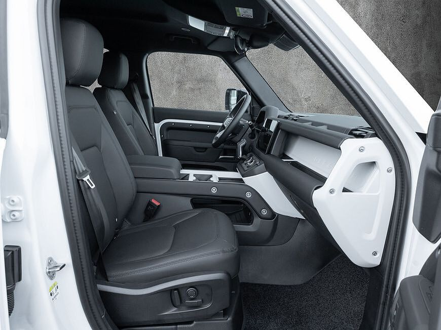 Land Rover Defender 110 Dynamic SE