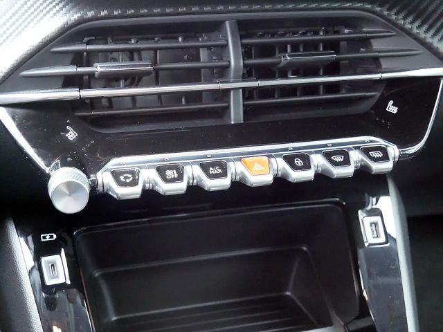 Peugeot E-2008 Active Pack