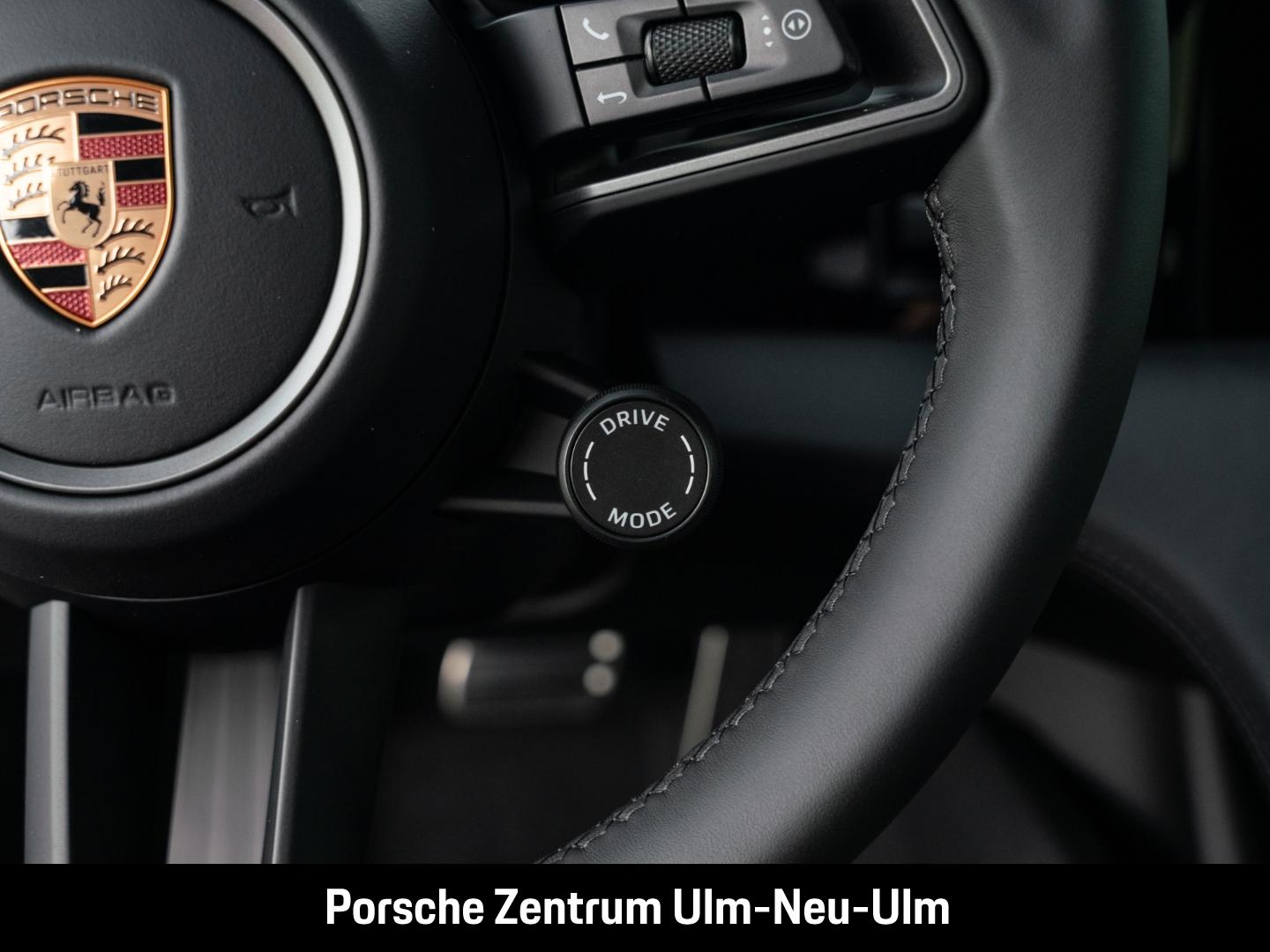 Porsche Taycan 4 Cross Turismo