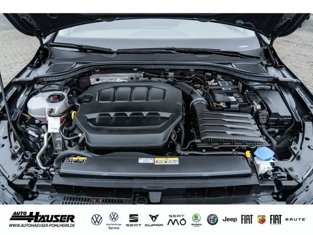 Volkswagen Golf 2.0 TSI DSG Golf VIII Style