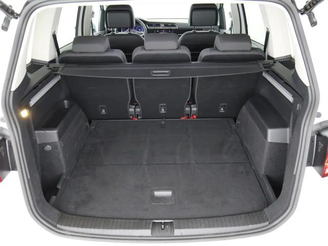 Volkswagen Touran 1.5 TSI DSG R-Line