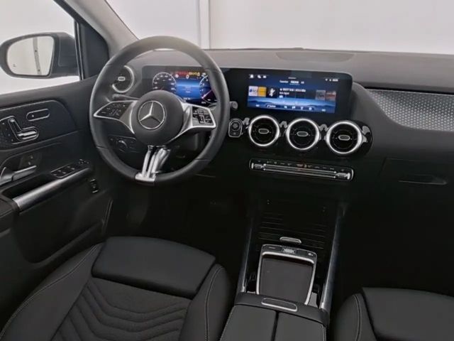 Mercedes-Benz B 200 Sedan