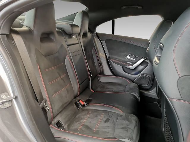 Mercedes-Benz CLA 200 AMG Line Coupé