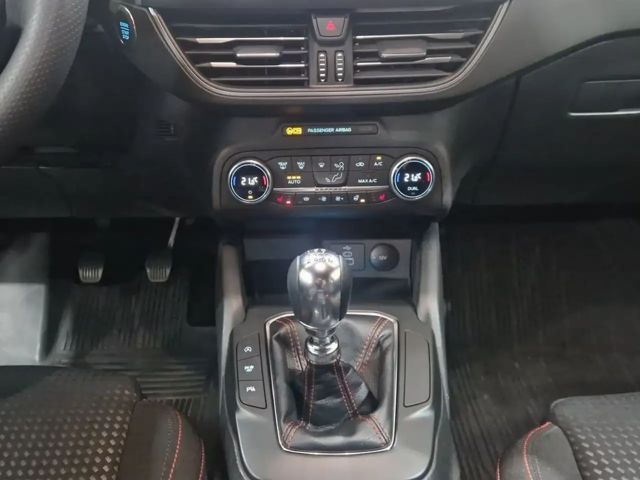 Ford Focus EcoBoost ST Line Style Wagon