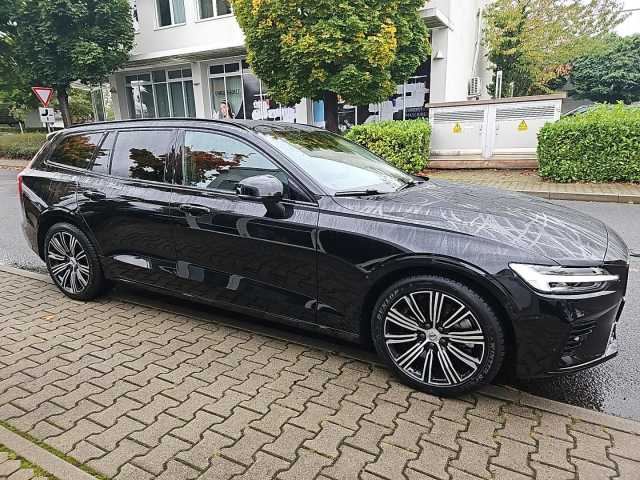 Volvo V60 AWD Dark Plus T6
