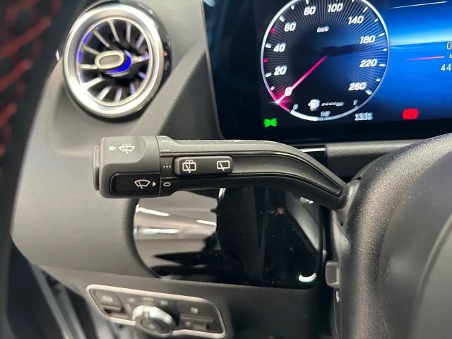 Mercedes-Benz GLA 180 AMG Line