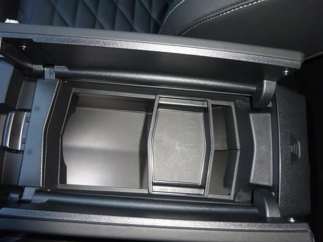 Peugeot E-3008 3008 Elektro 325 AWD LAUNCH EDITION