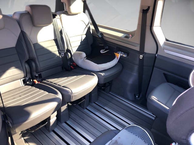 Volkswagen Multivan 2.0 TDI DSG Style T7