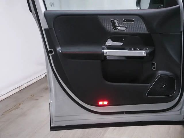 Mercedes-Benz EQB 300 4MATIC AMG Line